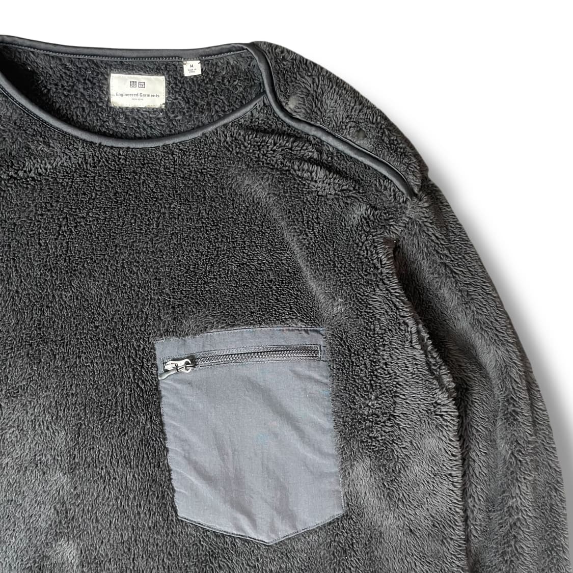 유니클로X엔지니어드가먼츠 폴라폴리스 블랙 맨투맨 M 상품이미지3