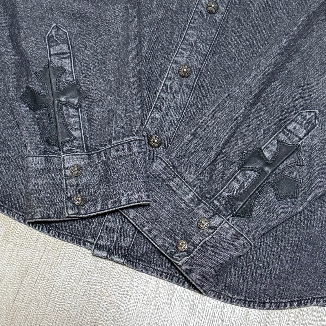 [L/새상품급] 크롬하츠 레더패치 데님 셔츠 자켓 상품이미지5