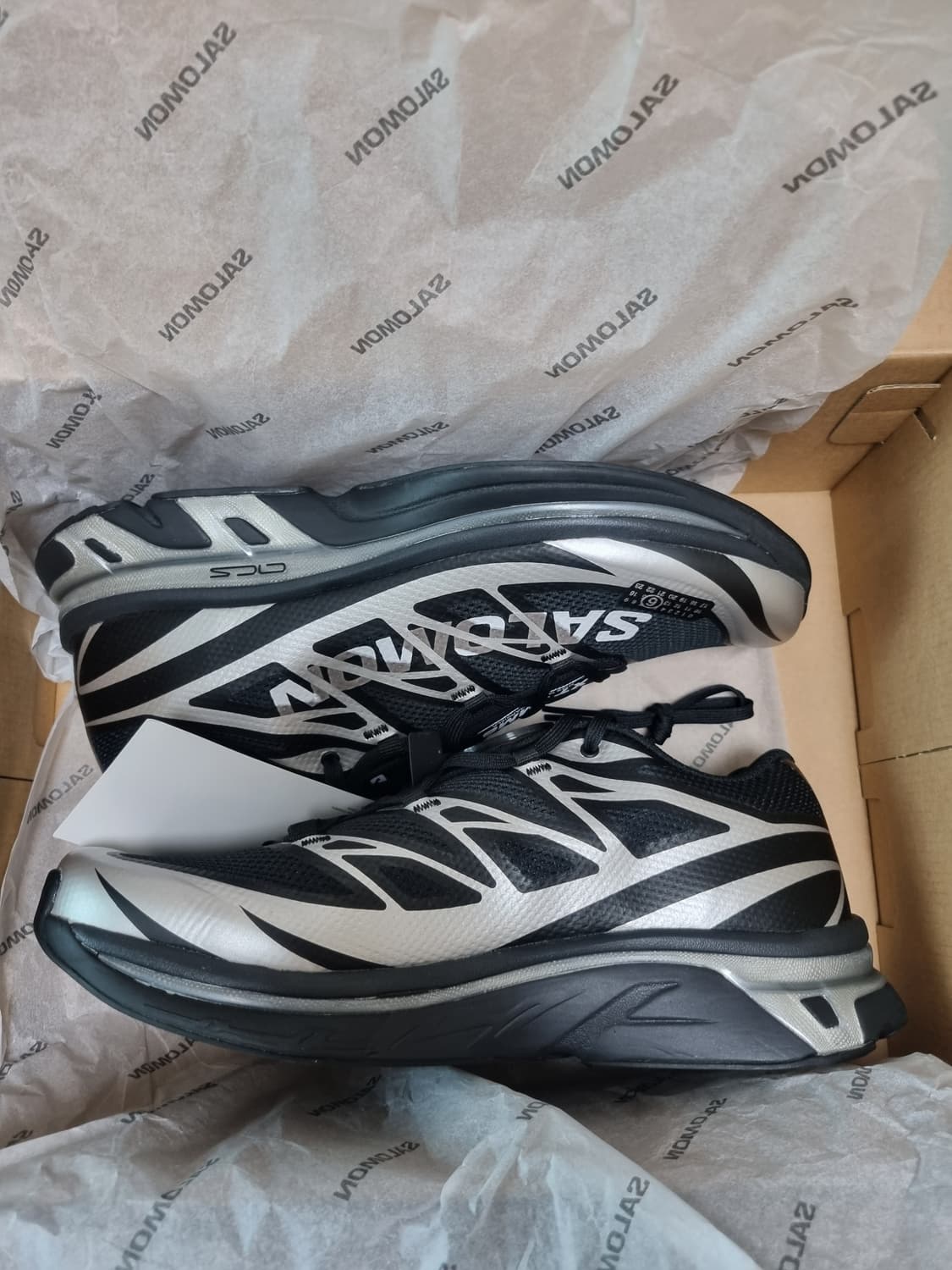 살로몬 x MM6 메종 마르지엘라 XT-MM6 블랙 Ftw 실버
275 상품이미지6