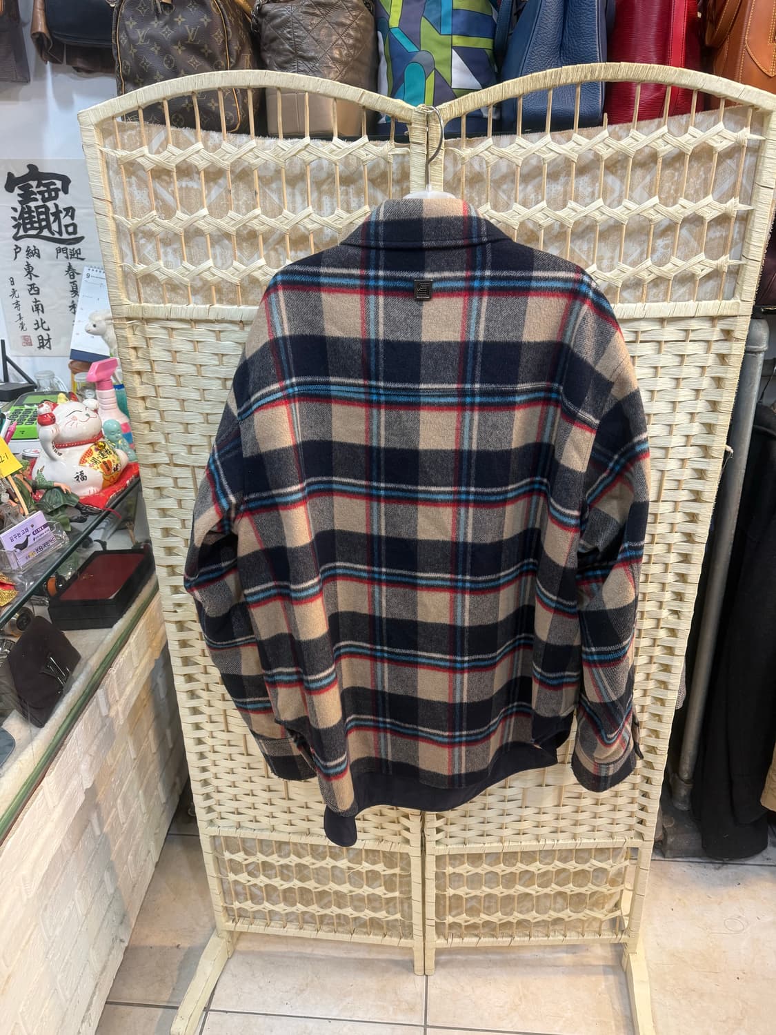 50/105 정품 솔리드옴므 플라넬 패디드 셔켓 팝니다 상품이미지7