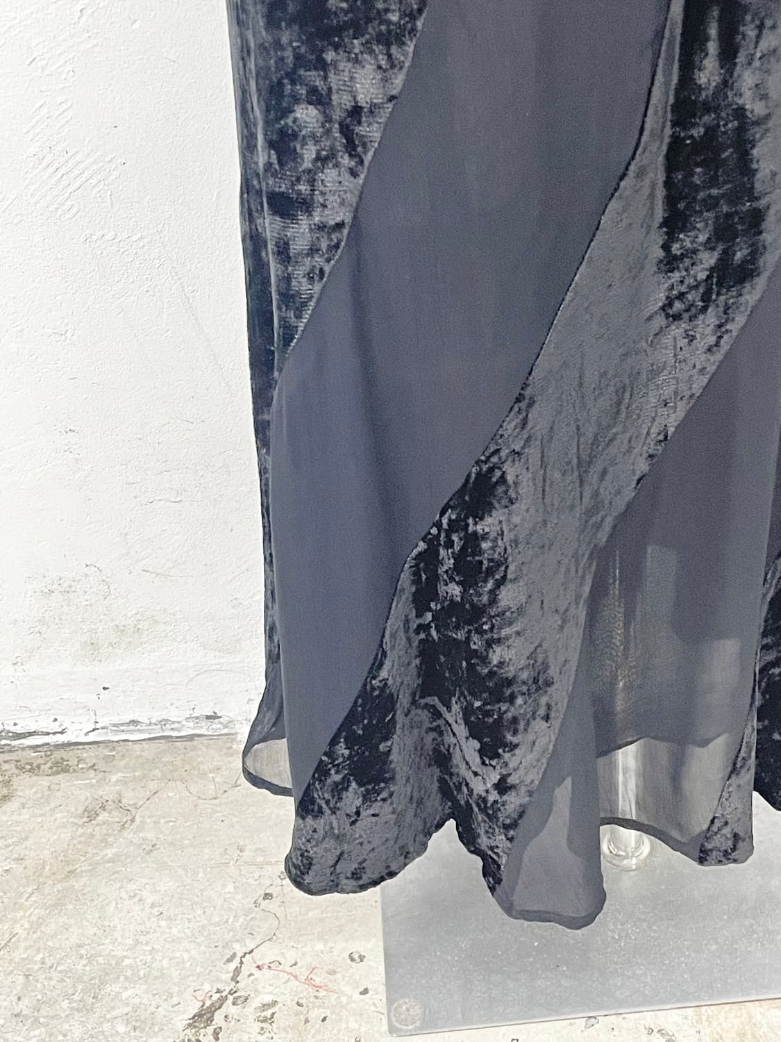 고딕 벨벳 드레이프 롱 원피스 상품이미지3