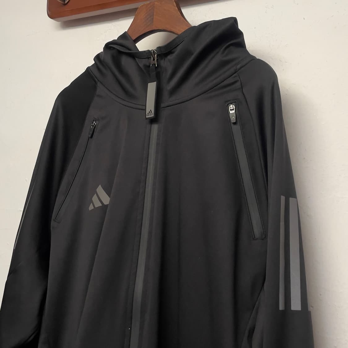아디다스 컴뱃스포츠 하이드로 바람막이 자켓   상품이미지2