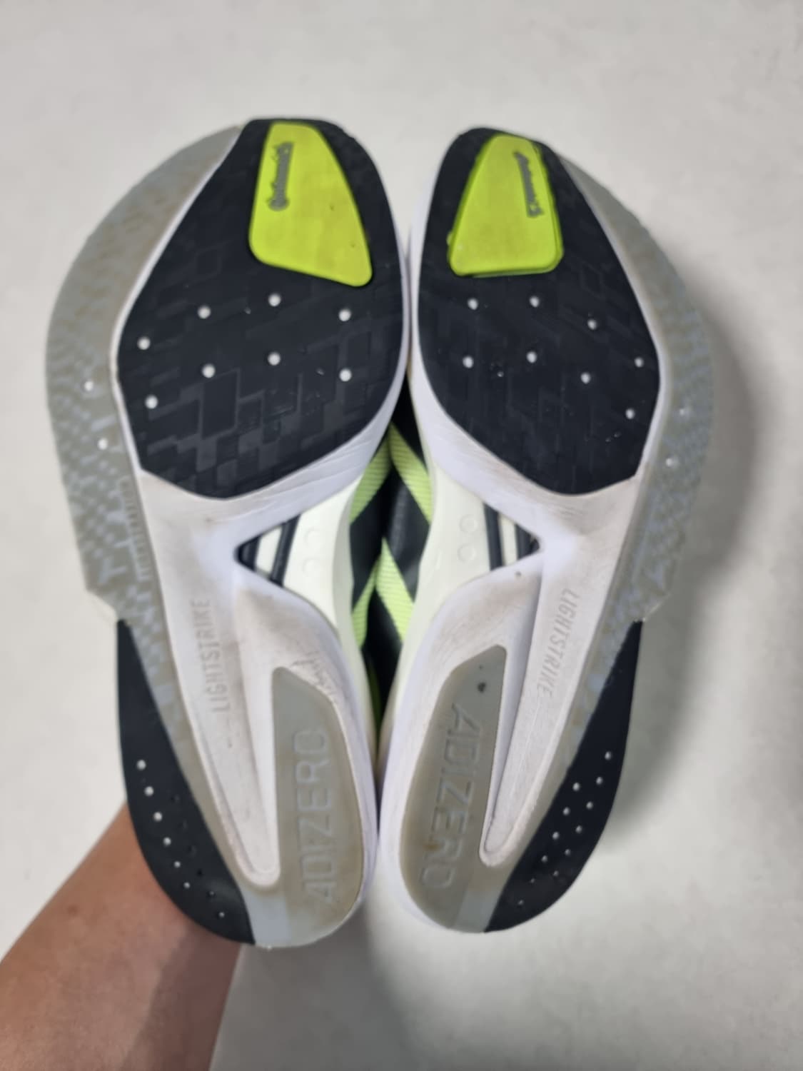 아디다스 보스턴 13 런닝화 네온 상품이미지5