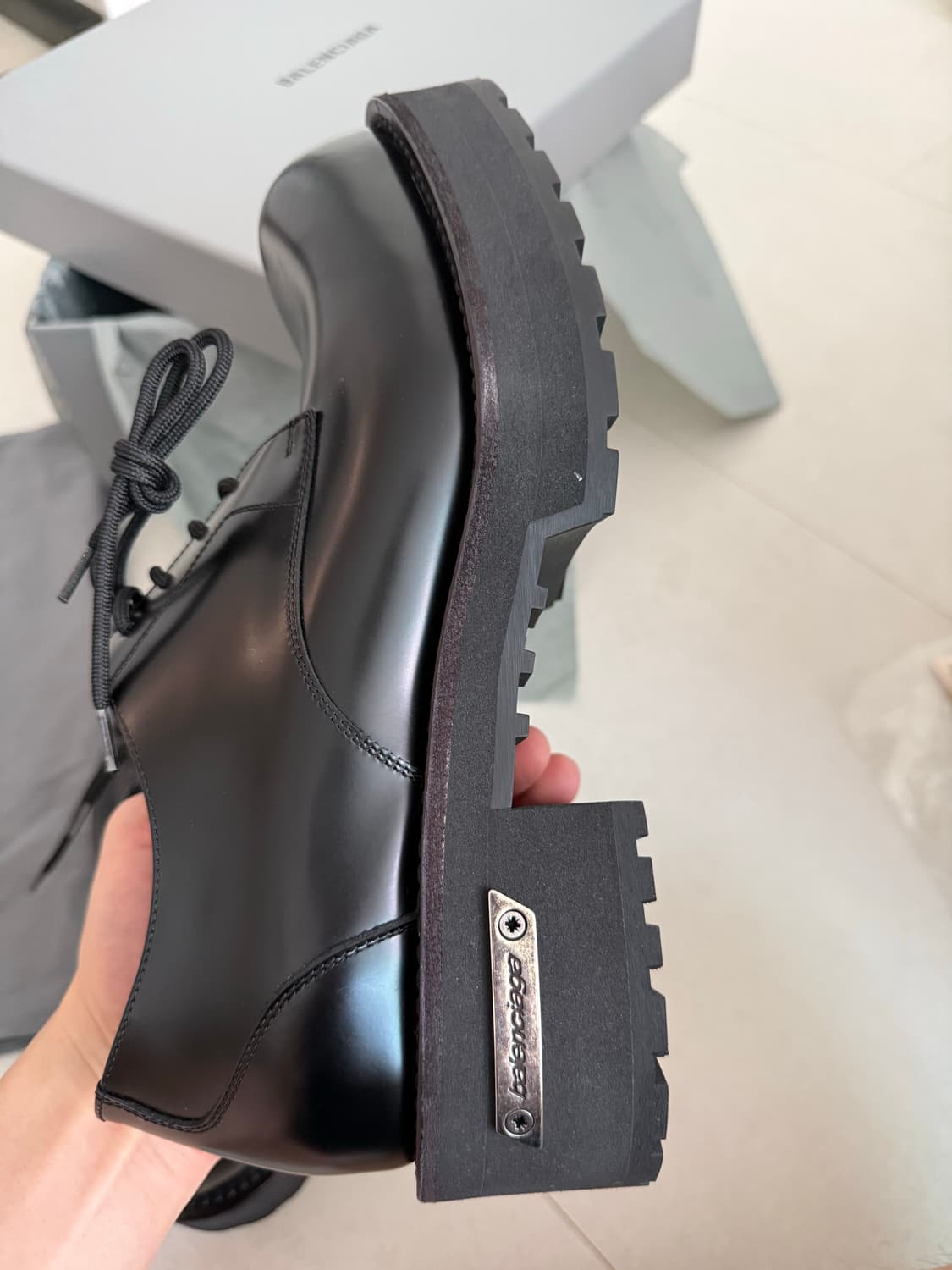 (새상품) Balenciaga 발렌시아가 베놈 더비 블랙 42 상품이미지4