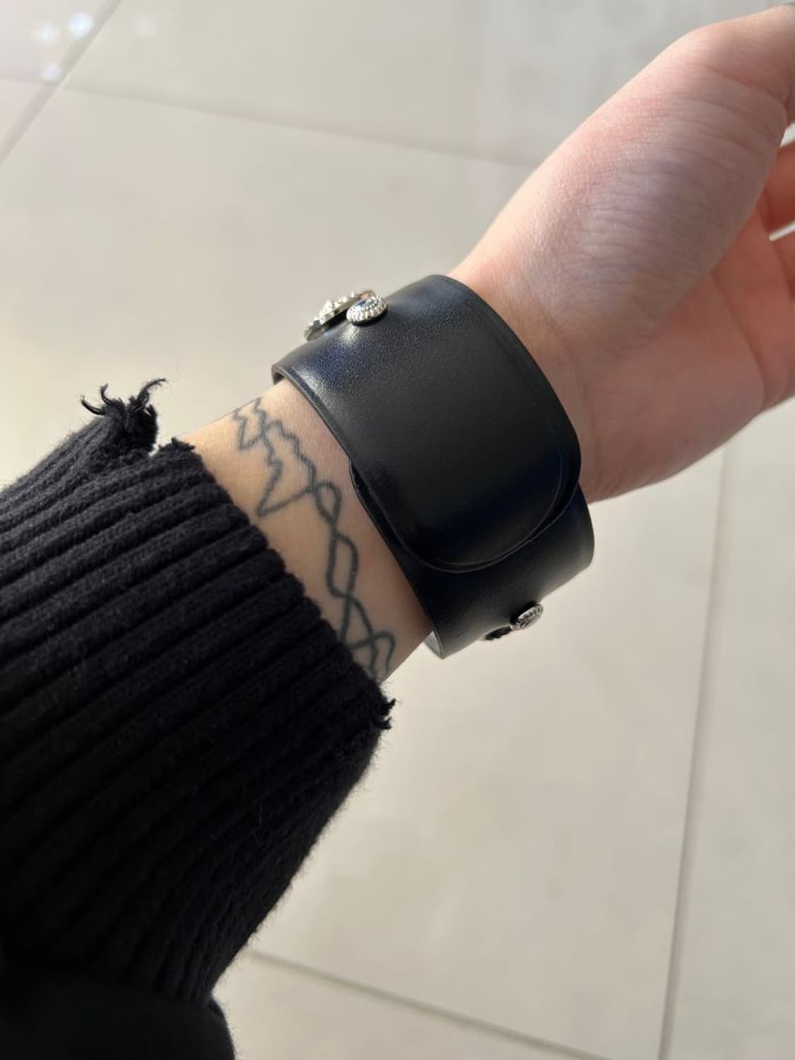 LEATHER ROLL BANGLE 가죽 롤뱅글 상품이미지2