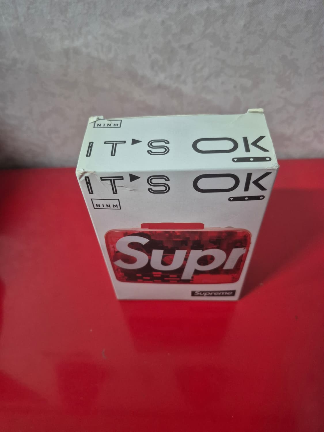 슈프림 잇츠 오케이 투 카세트 플레이어 상품이미지2