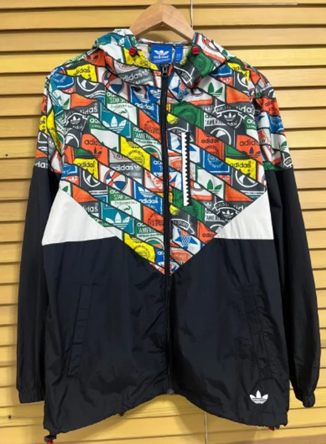 아디다스재팬 남성 바람막이 후드집업점퍼 상품이미지2