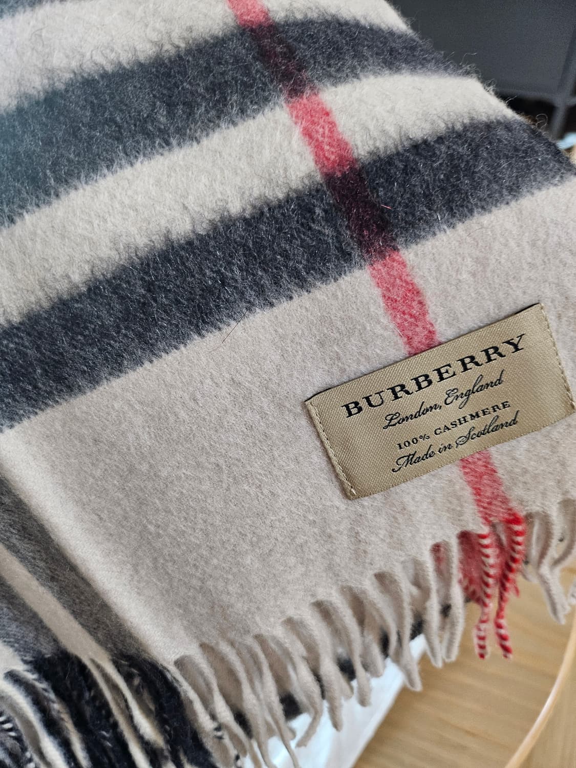 버버리 클래식 체크 머플러(정품) 상품이미지4