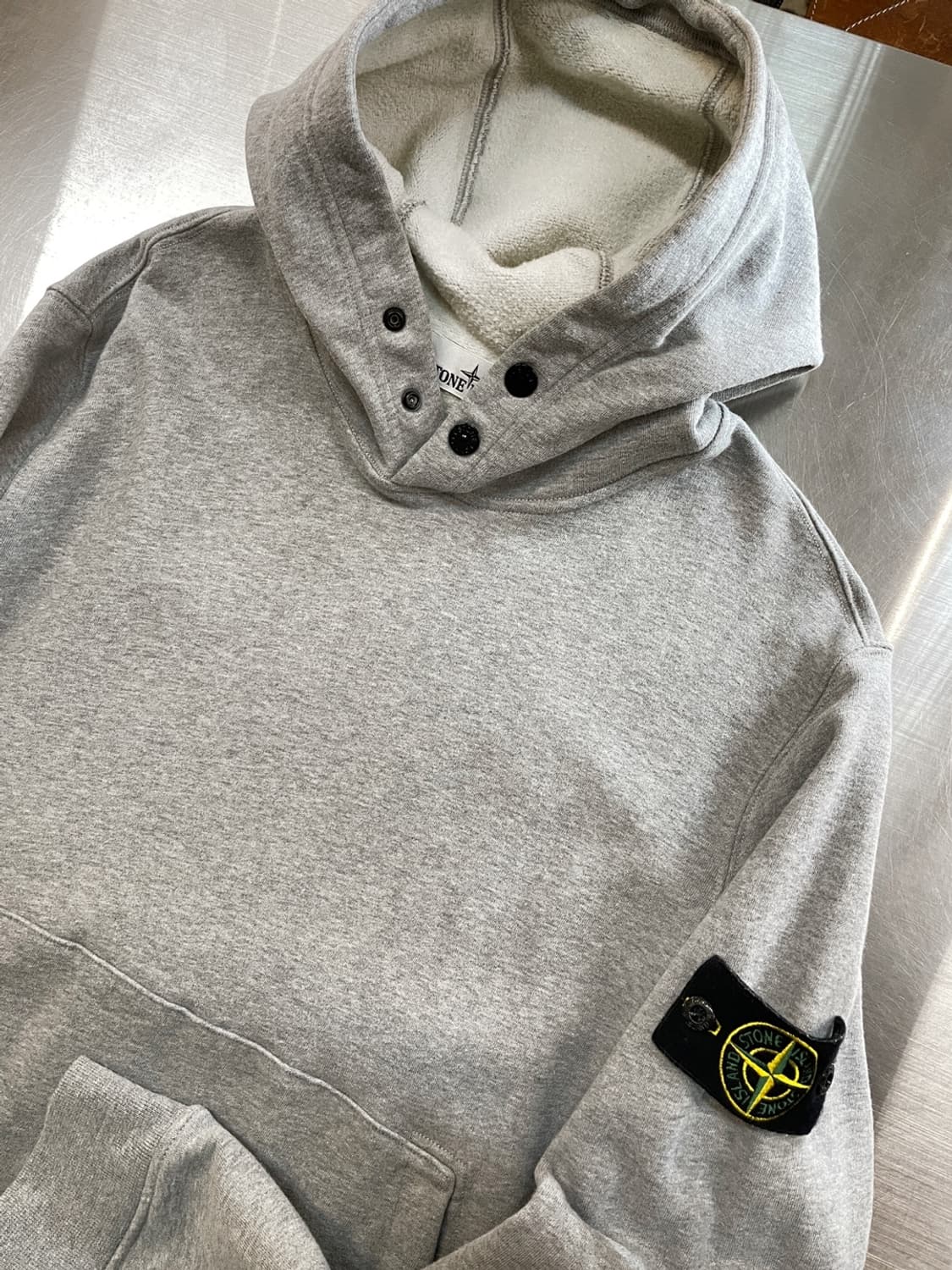 스톤 아일랜드 브러쉬드 코튼 크루넥 후드 티셔츠 상품이미지1