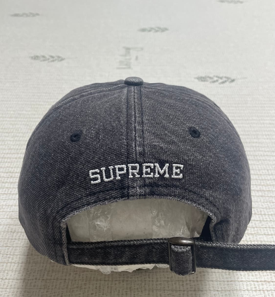 18fw 슈프림 쥬라기 블랙 데님 6패널 볼캡 상품이미지2