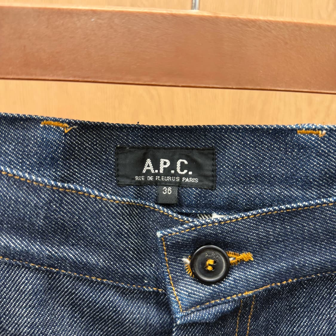 아페쎄 코튼 데님 하프 팬츠 턴업 사이드 버튼 디테일 레귤러핏 인디고 상품이미지6