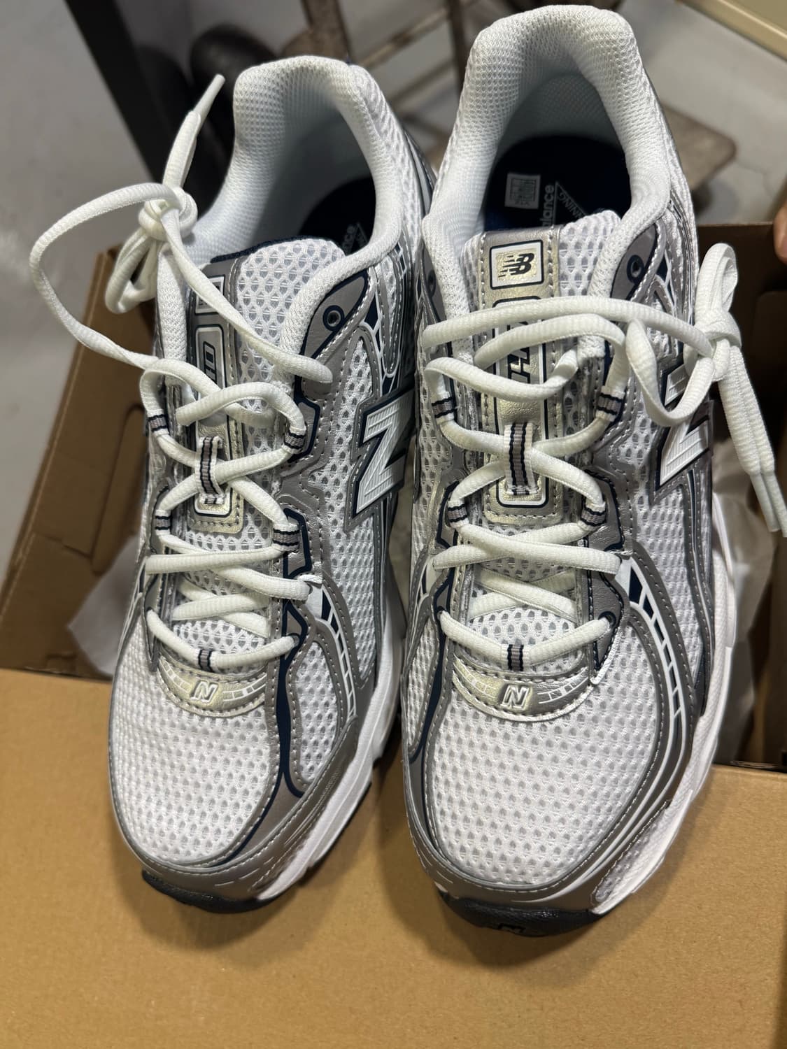 뉴발란스 운동화 740 메탈릭 네이비 260🧡 상품이미지5