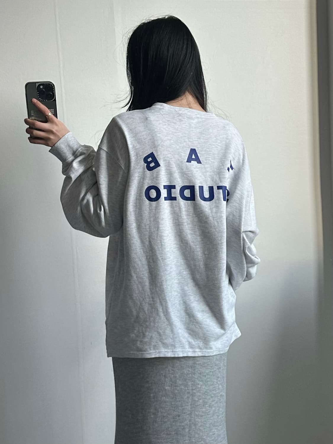 아이앱 스튜디오 라이트그레이 롱슬리브 긴팔티 상품이미지2