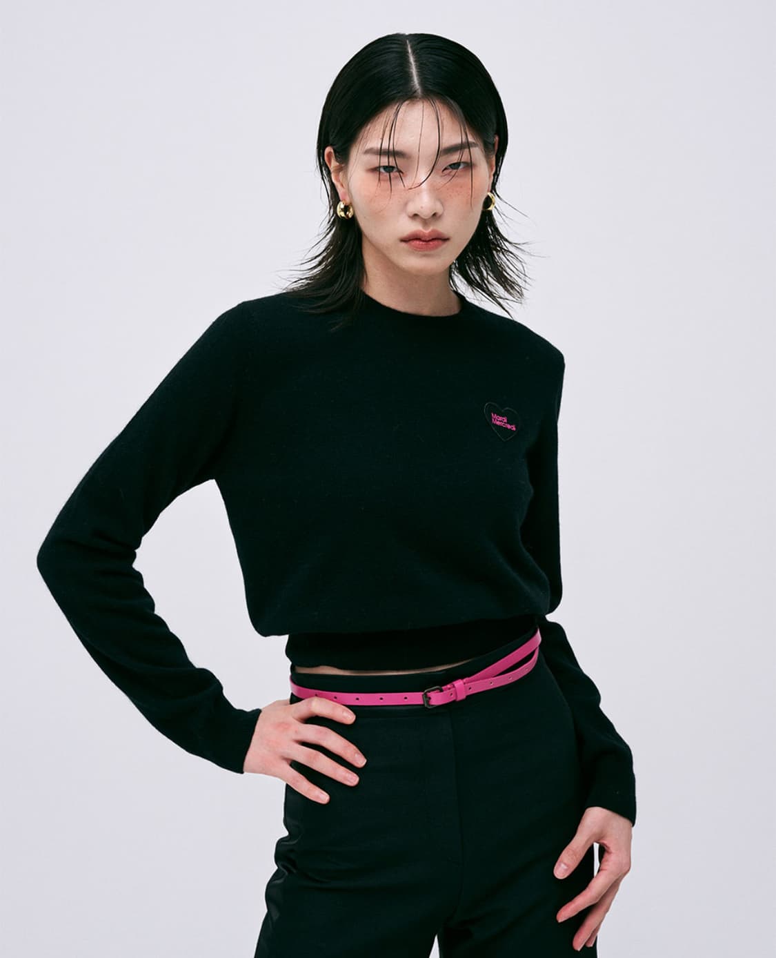 마르디 메크르디 라쿤 블렌드 라운드넥 하트 로고 니트 블랙 상품이미지2