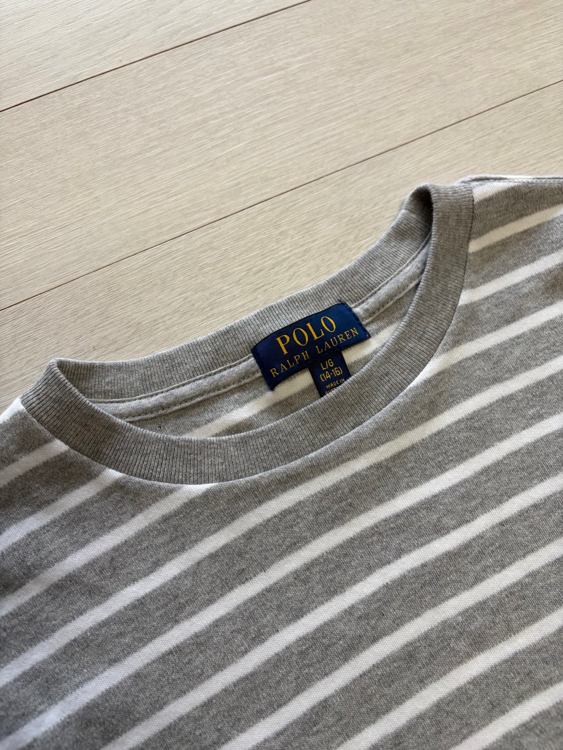 폴로 회색 스트라이프 티셔츠 엄성현 상품이미지3