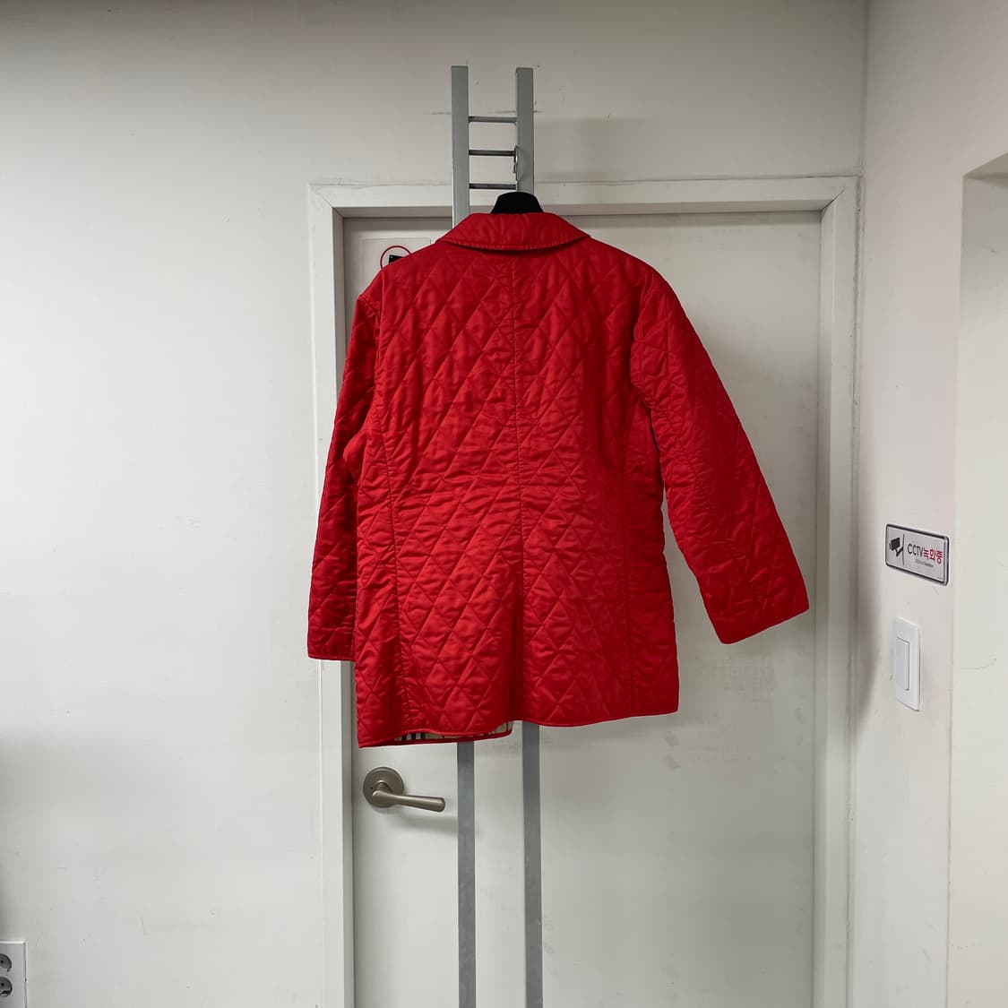 버버리 퀄팅 자켓 레드 L(W) 상품이미지7