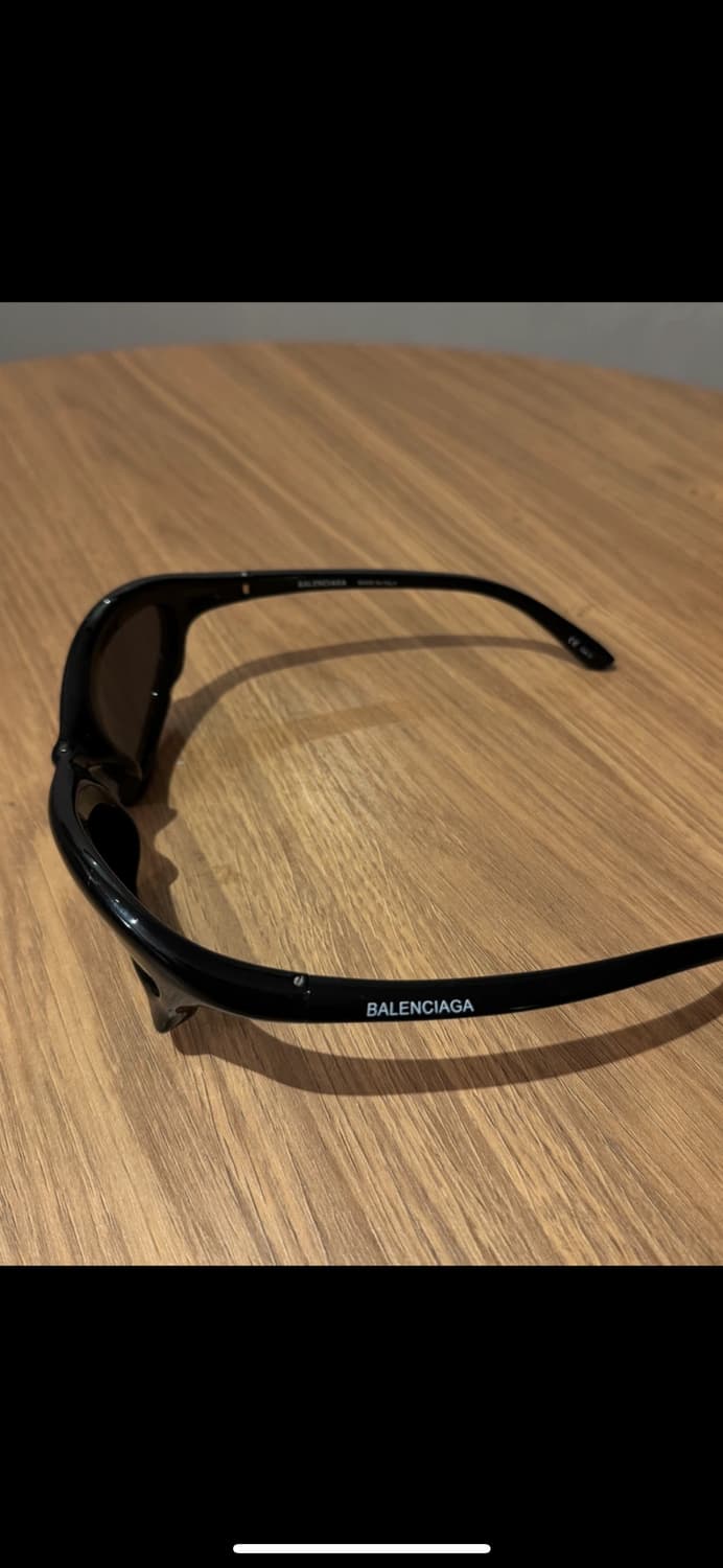 ✨발렌시아가 블랙 bat 선글라스 상품이미지4