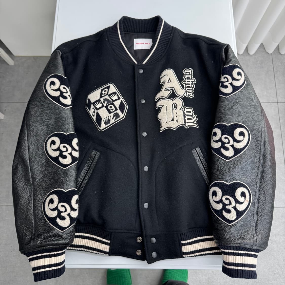 아카이브 볼드 바시티  상품이미지1