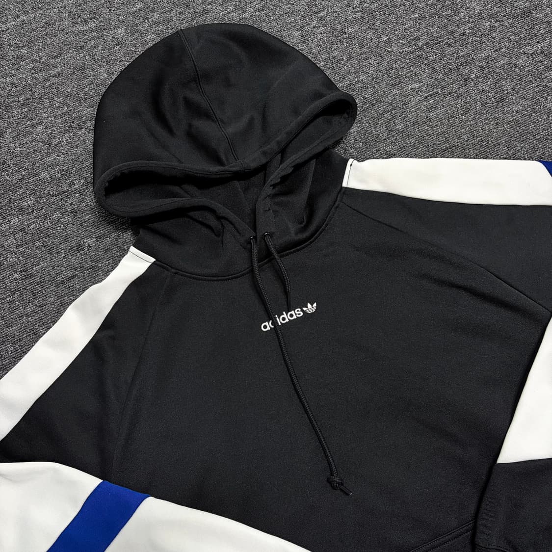 아디다스 올드스쿨 이큅먼트 후드티 상품이미지3