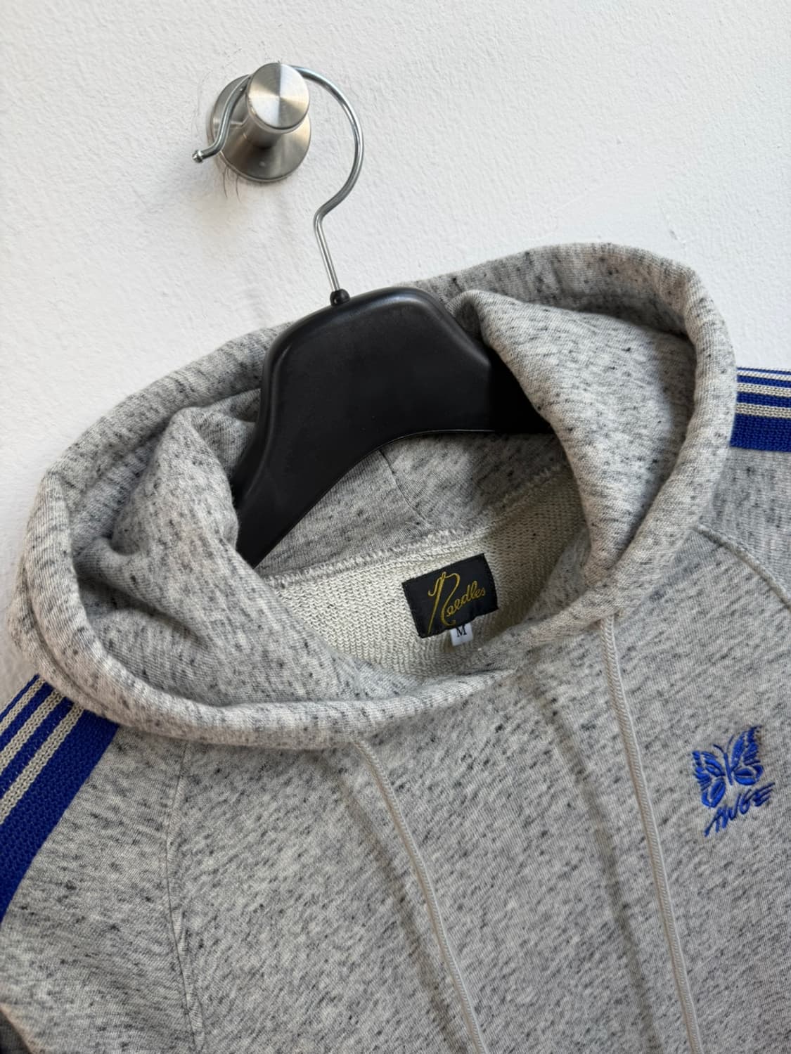 니들스 x AWGE 자수 후드 티셔츠  상품이미지4