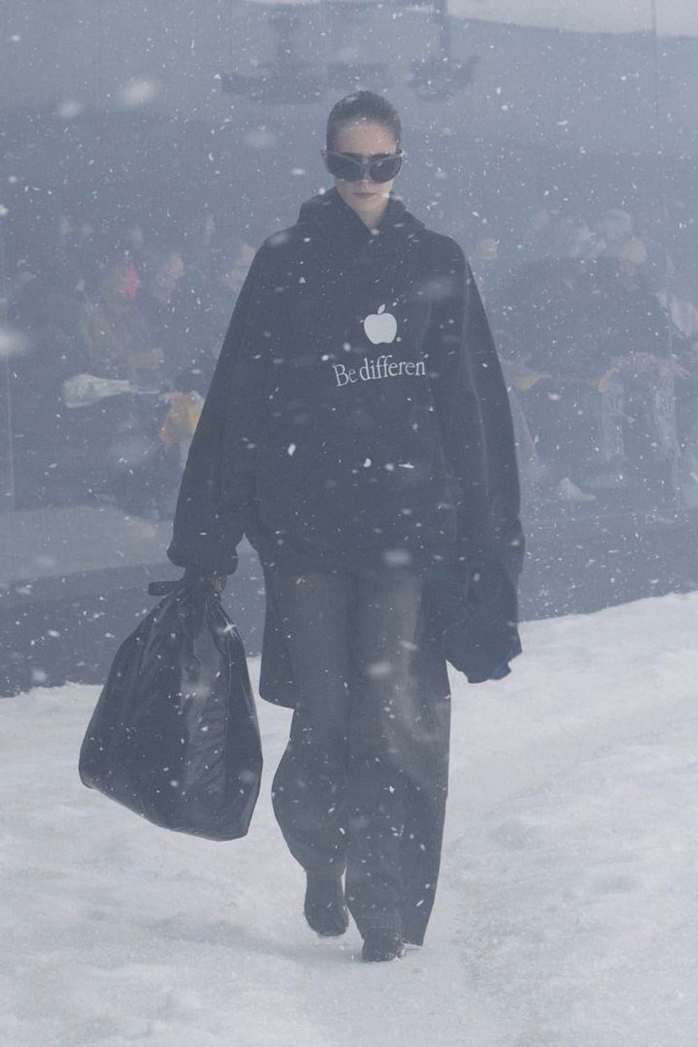 [4] 발렌시아가 애플 후드 상품이미지1