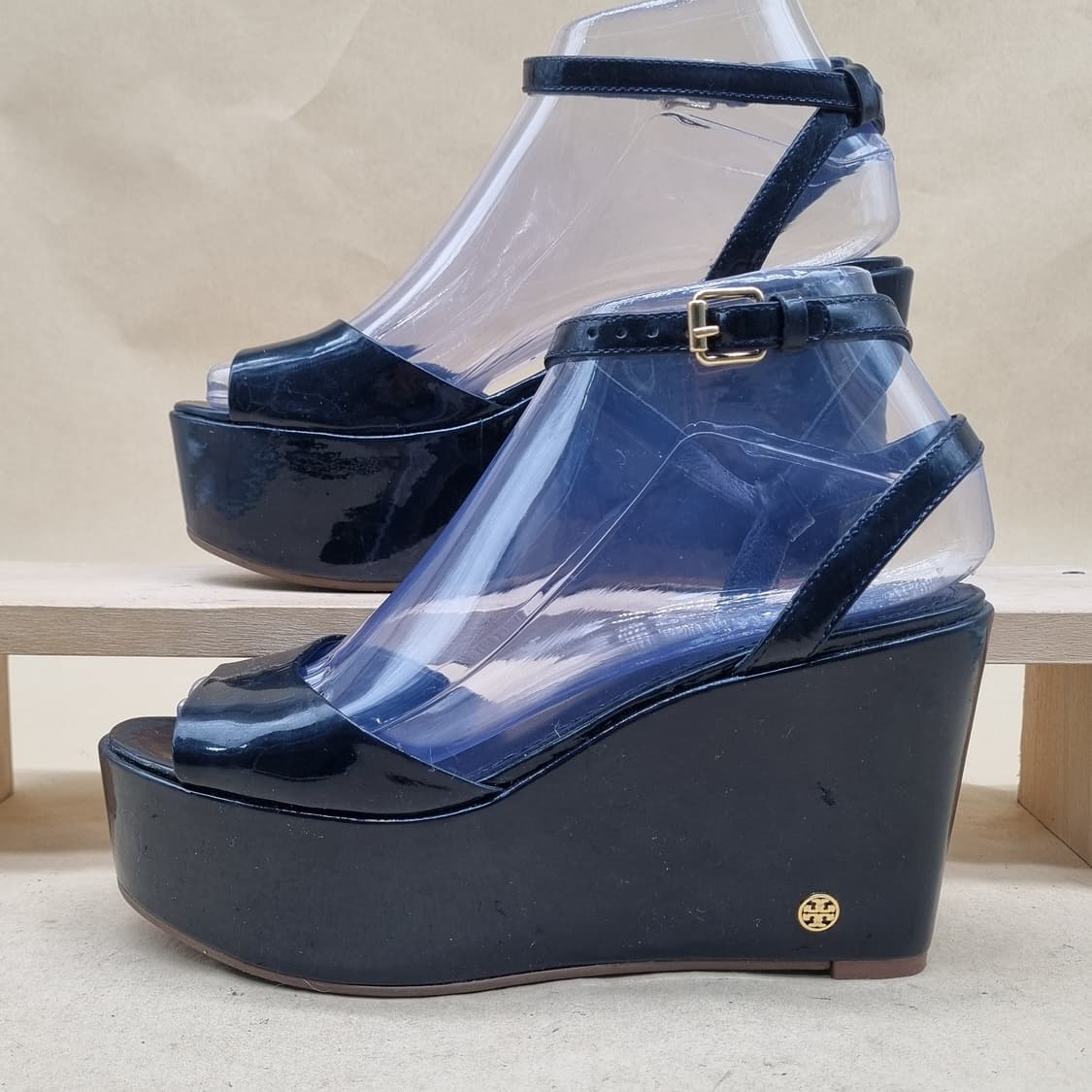 토리버치 웨지샌들 6M 230 굽10 상품이미지1