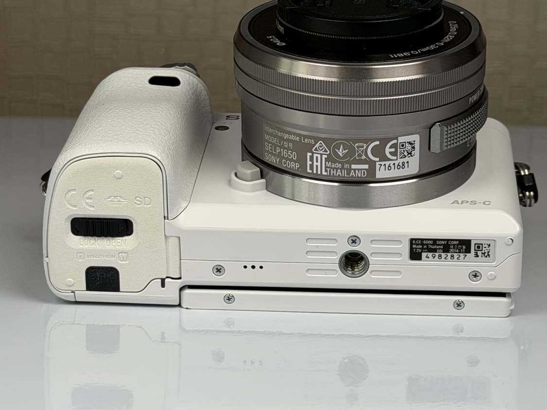 소니 A6000 화이트 미러리스 카메라 상품이미지5