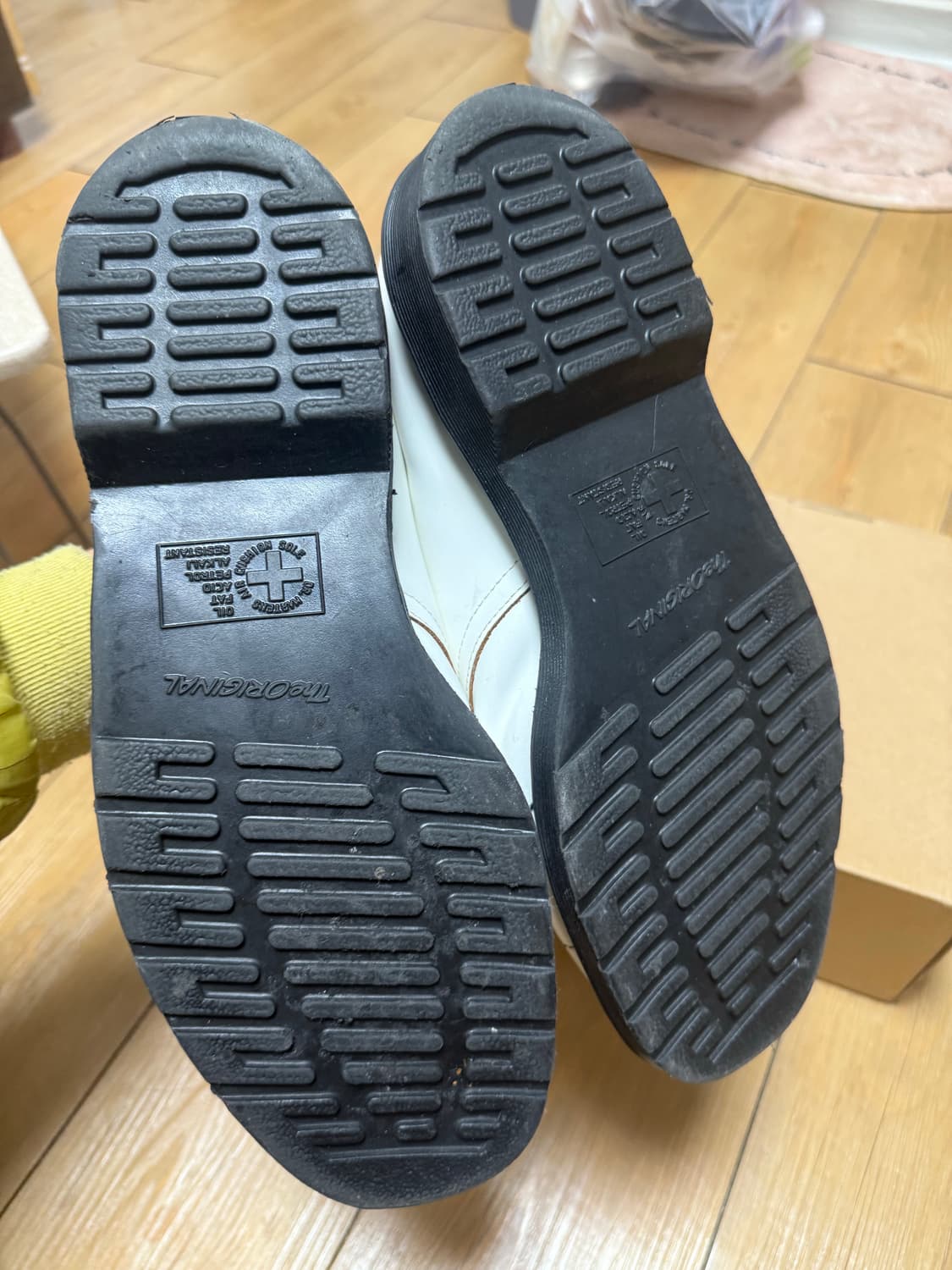 닥터마틴 슈프림 스파이더웹270 상품이미지4