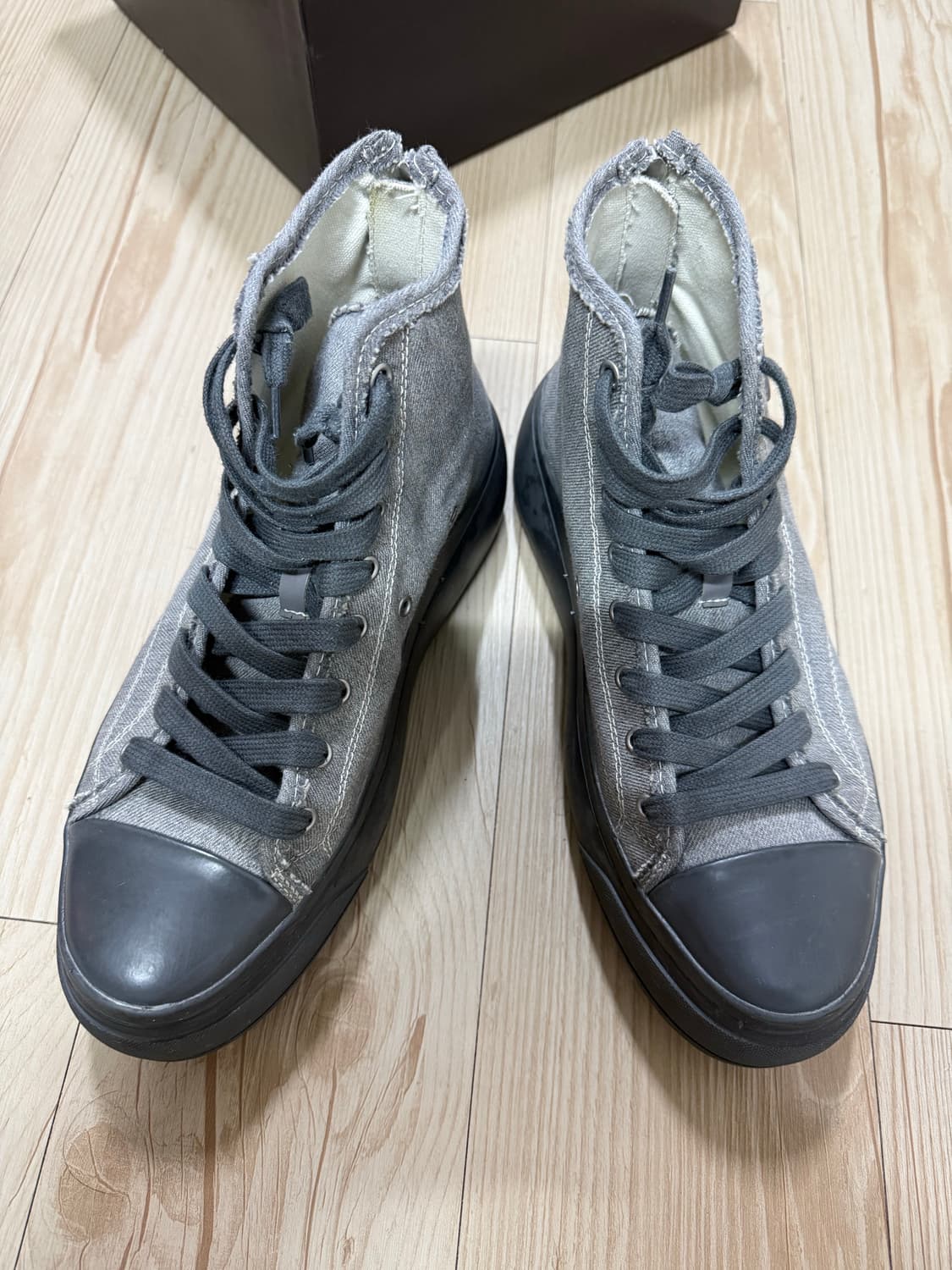 r13 그레이 데님 하이탑 스니커즈 상품이미지1