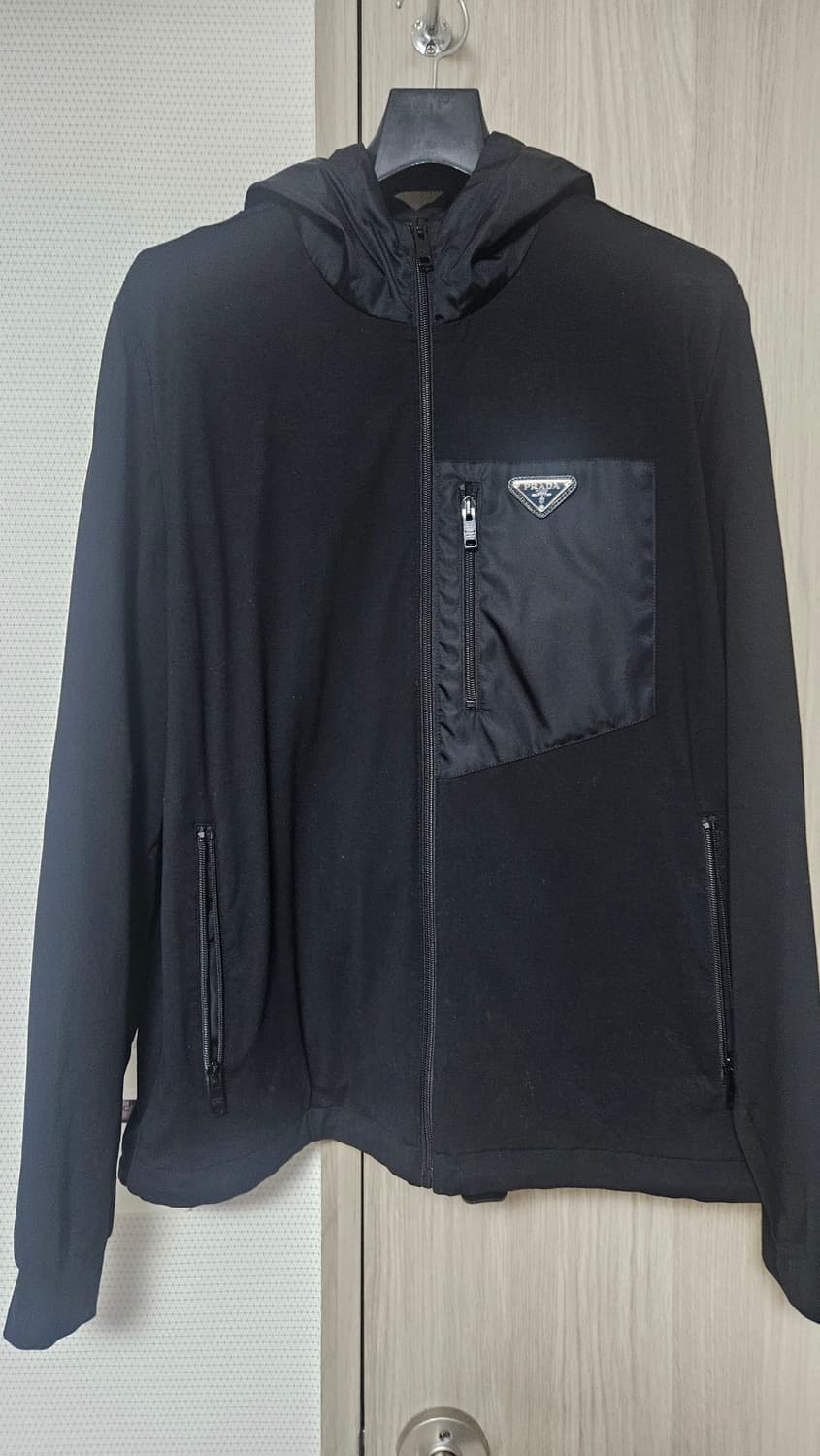 프라다 24 F/W 테크니컬 코튼 리나일론 자켓 블랙 M 상품이미지1