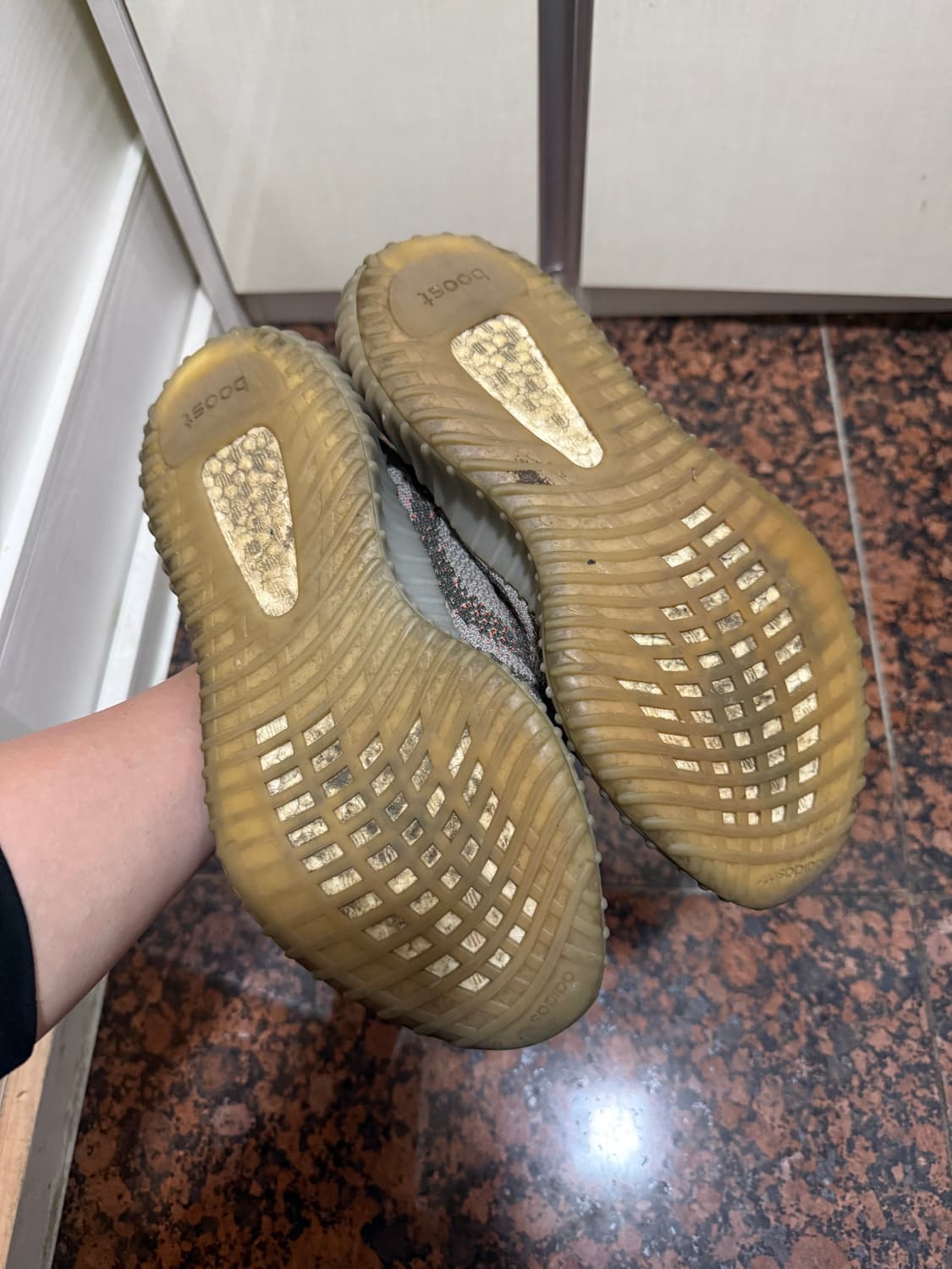 이지 부스트 벨루가 상품이미지4