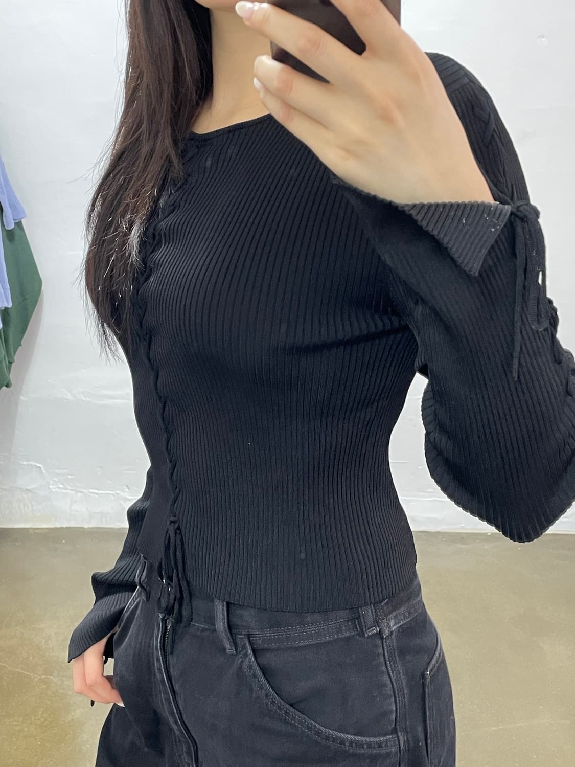 앤아더스토리즈 레이스업 니트 상품이미지2