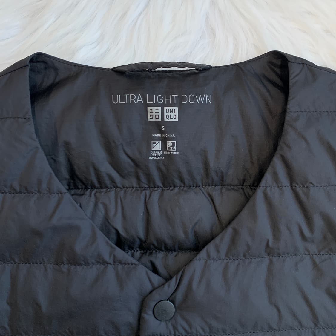 유니클로 울트라 라이트다운 블랙 여성 경량 패딩 조끼 1776 상품이미지3
