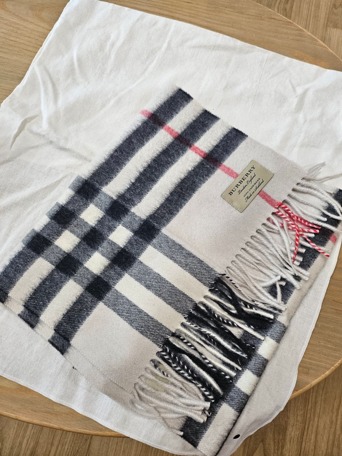 버버리 클래식 체크 머플러(정품) 상품이미지3