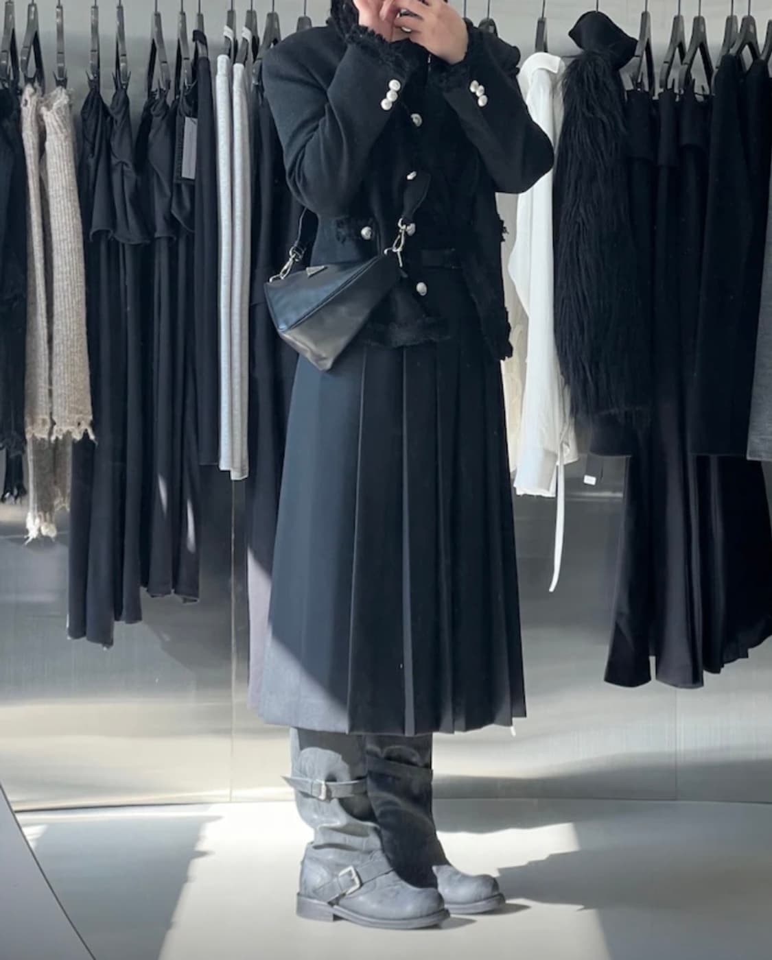 (착샷 포함) 프라다 트라이앵글 숄더백 레더 가방🖤 상품이미지3