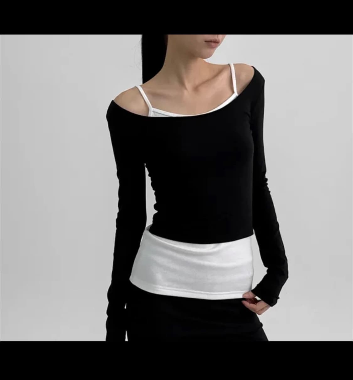 새상품|블랙업made 치코 와이드 유넥 긴팔티 상품이미지2