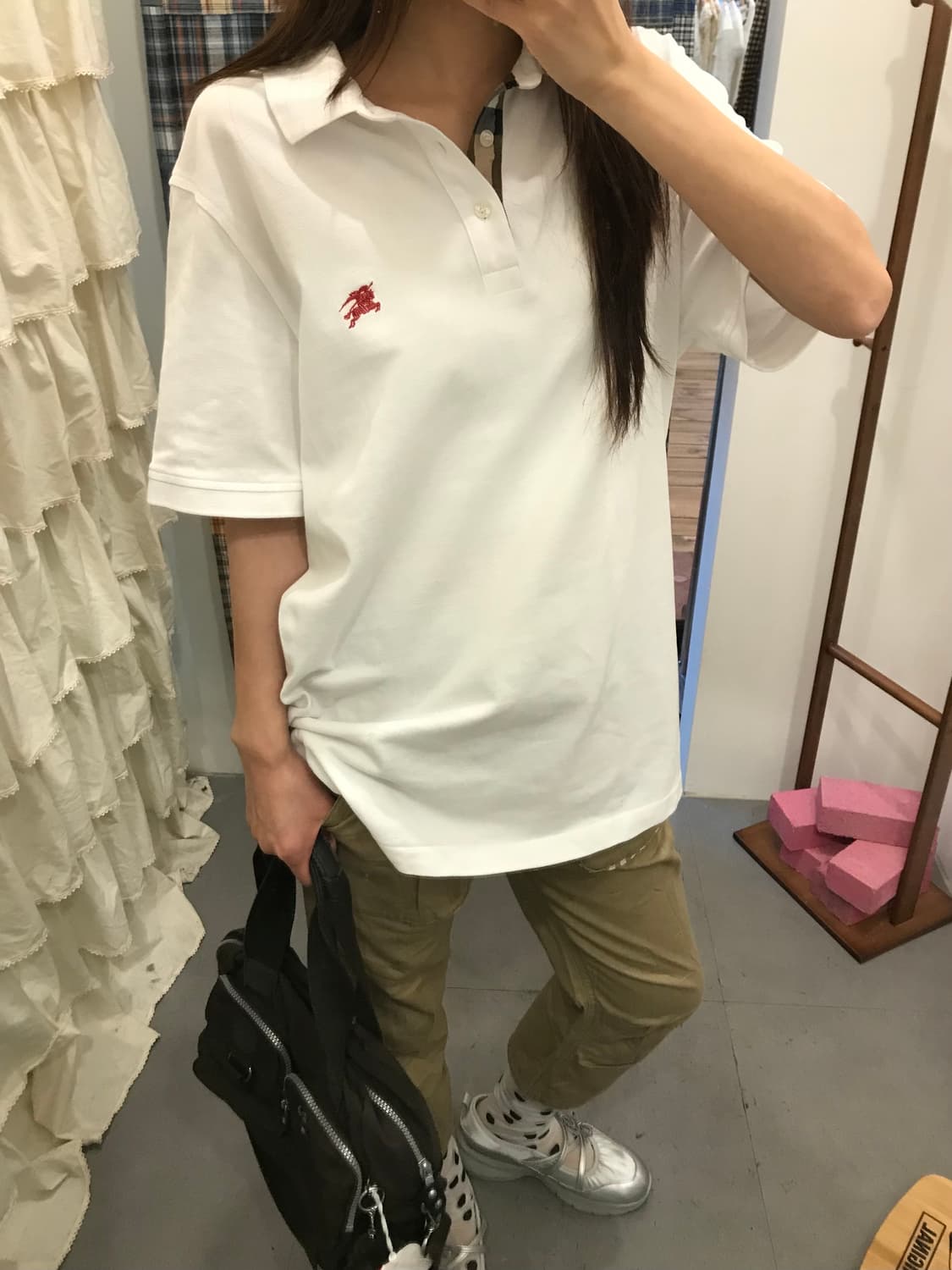 버버리 화이트 반팔 카라티 상품이미지2