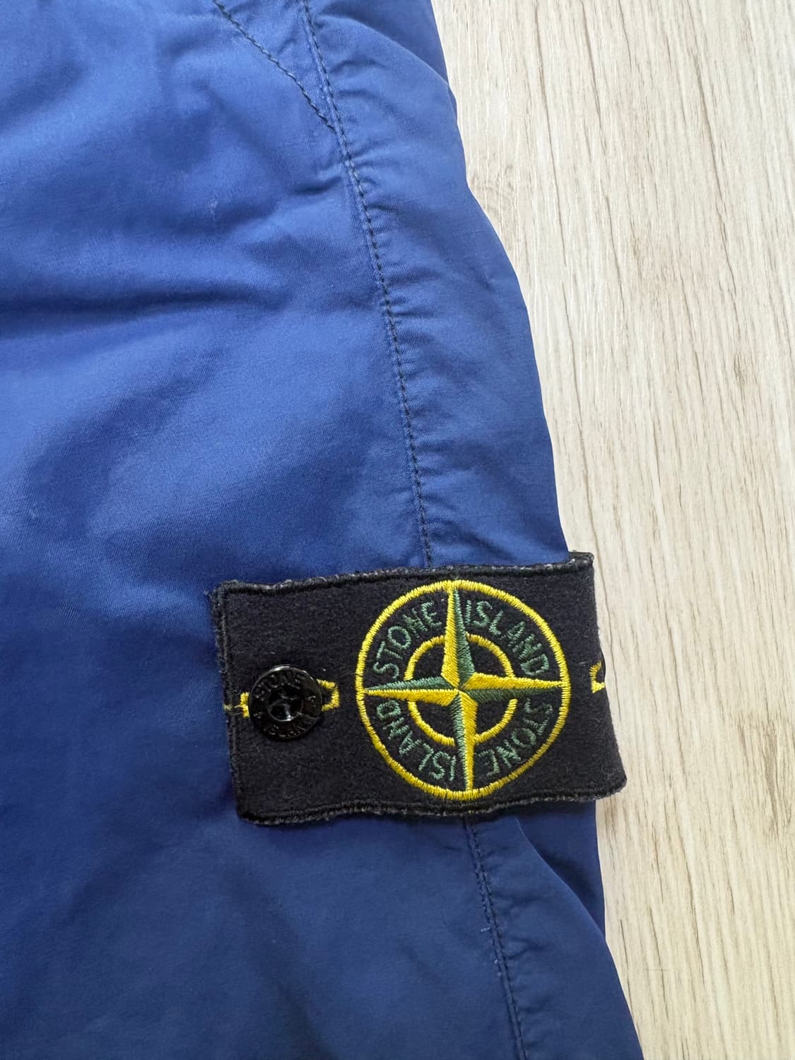 스톤아일랜드 나일론 메탈 팬츠 블루 상품이미지3