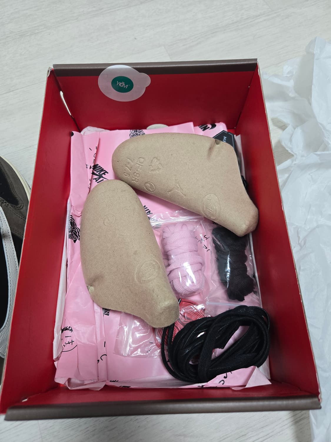 나이키 트레비스스캇 조던1로우 모카 OG 팝니다 255사이즈 상품이미지8