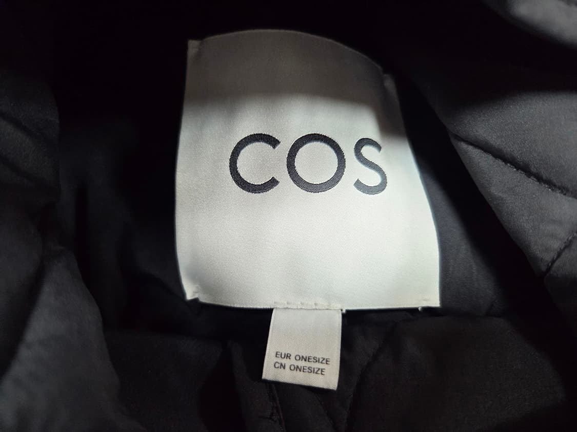 COS 오버사이즈 퀼티드 케이프 프리사이즈 새상품 상품이미지9