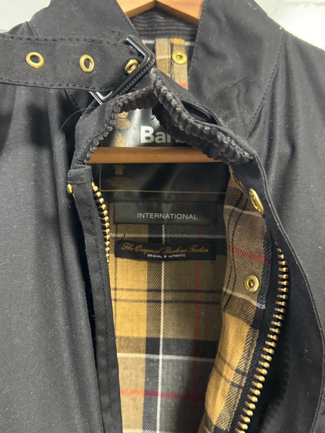 바버 인터내서널 a7 오리지널 왁스 자켓 블랙 40 새상품 판매합니다 상품이미지7