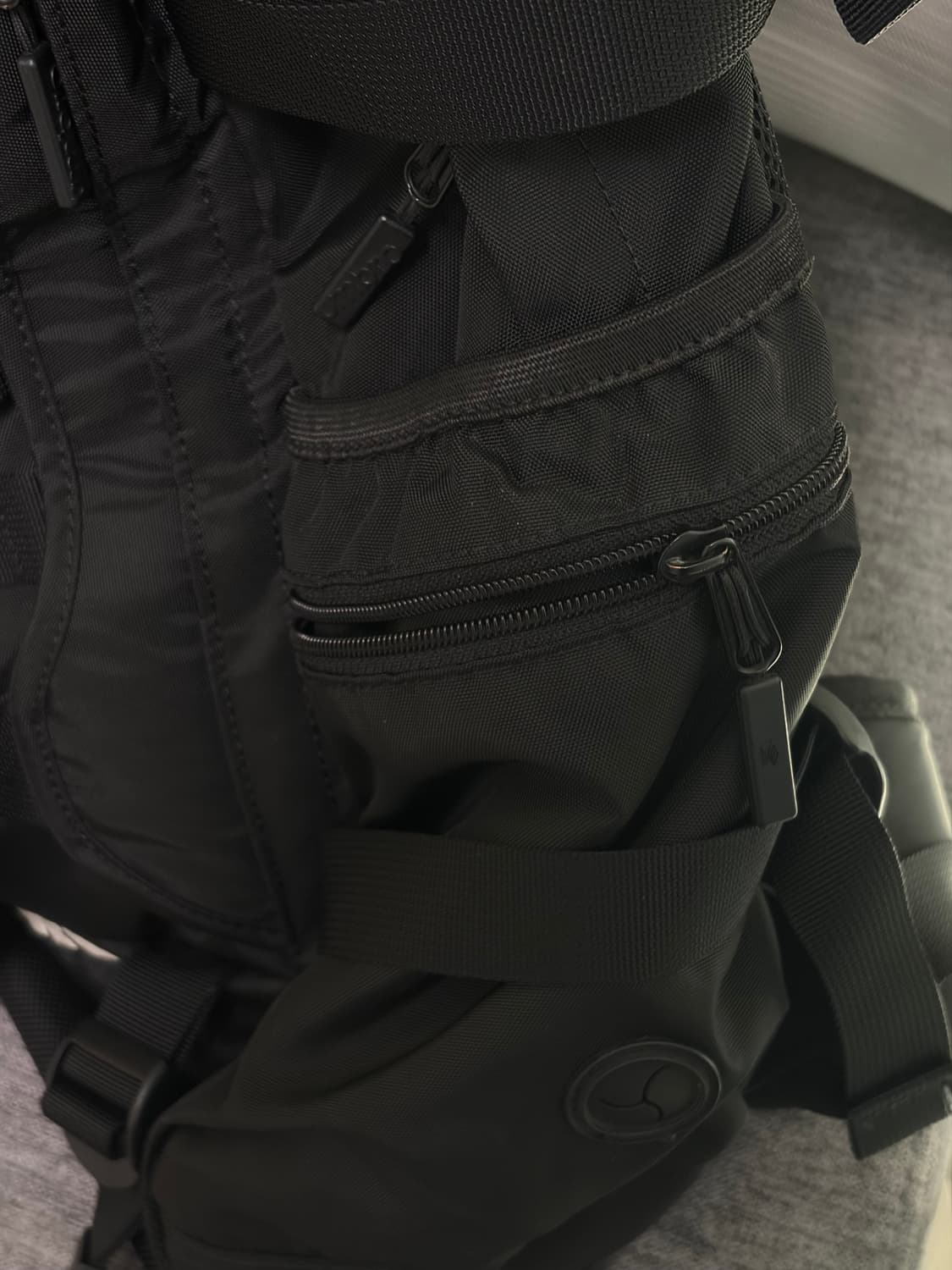 엄브로 댄커 블랙 백팩 34L 상품이미지4