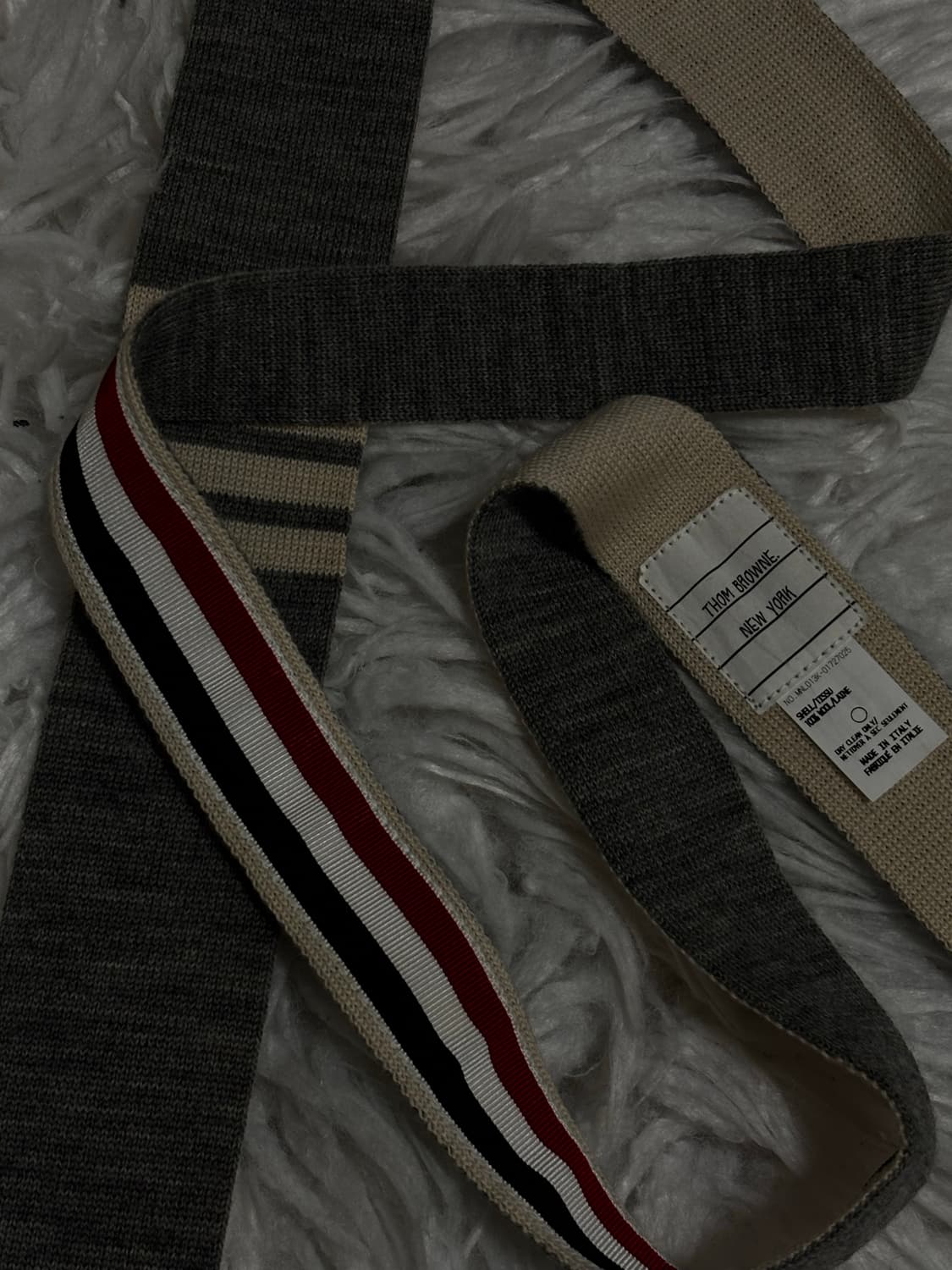 톰브라운 니트 넥타이 그레이 상품이미지3