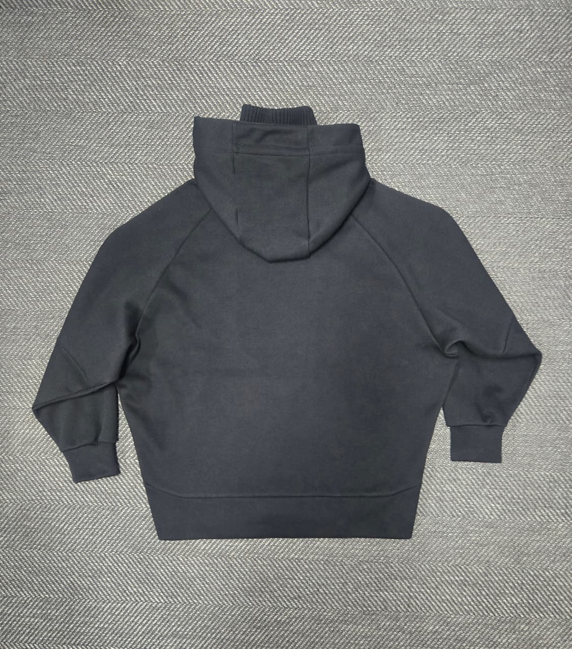 한섬 시스템옴므 블랙 후드티 단추 디테일 상품이미지2