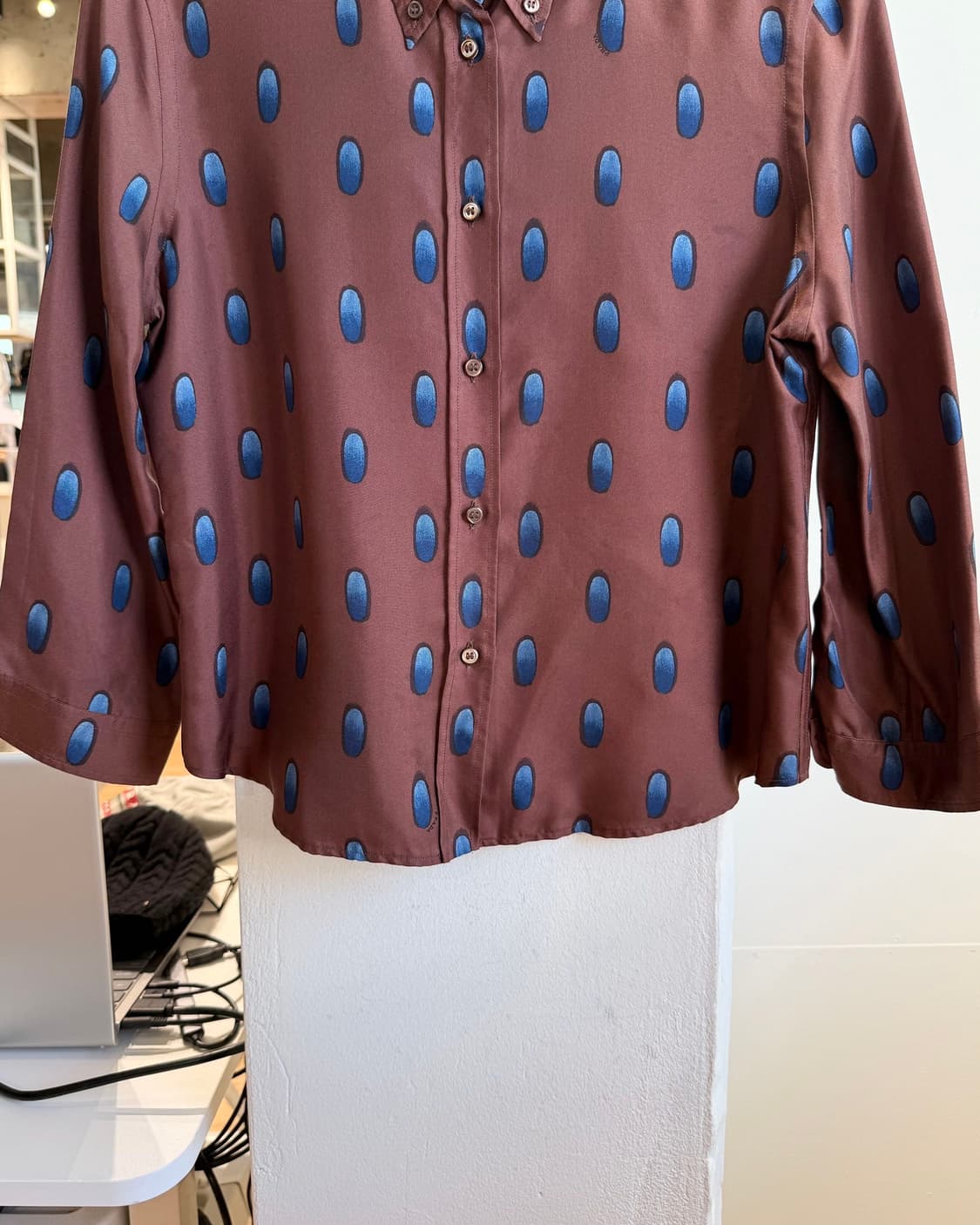 프라다 브라운 도트 실크 셔츠  상품이미지5