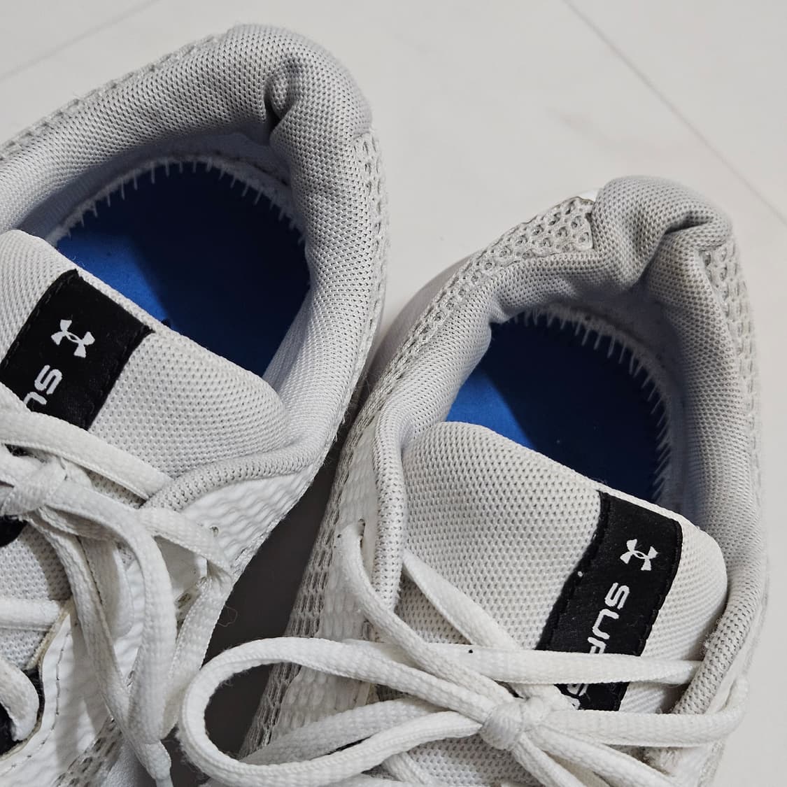 언더아머 UA 써지3 런닝화 280mm 상품이미지6