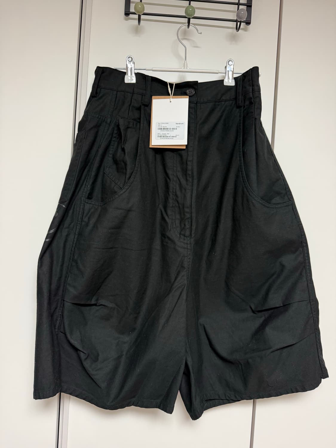 STANDALONE LOW RISE BAGGY COTTON SHORT 상품이미지2