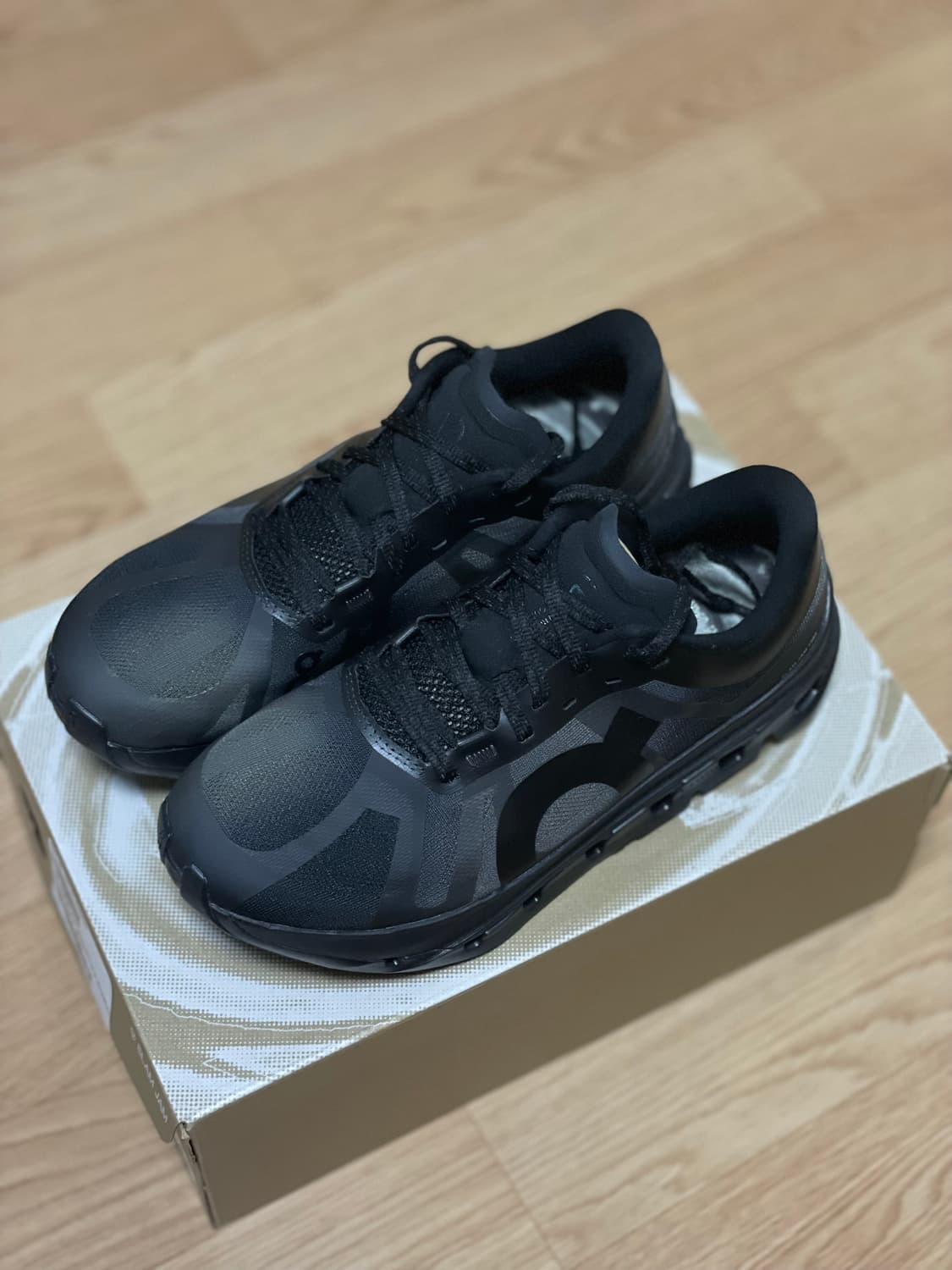 [250] 온러닝 X 슬램잼 클라우드플로우5 굴블랙(✨새상품) 상품이미지3