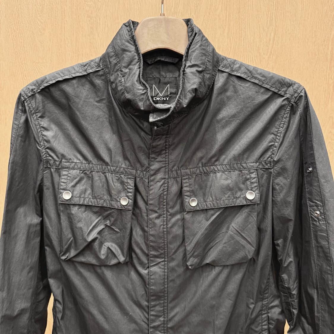 DKNY M라인 나일론 집업 자켓 하이넥 멀티포켓 디테일 블랙 상품이미지4
