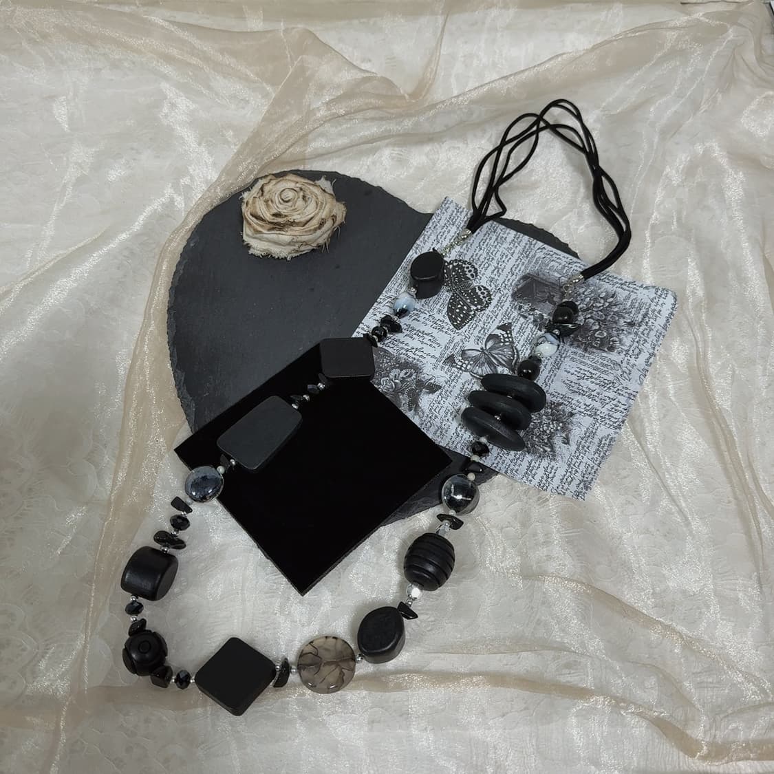 빈티지 고딕 우드 오리엔탈 스웨이드 목걸이 상품이미지2